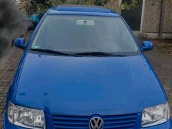 Blau Gebraucht 2001 VW Polo Kleinwagen | 1.800 € (Fairer Preis)