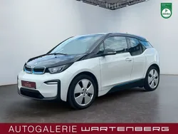 Weiß Gebraucht 2022 BMW i3 Comfort Edition Kleinwagen | 18.980 € (Guter Preis)