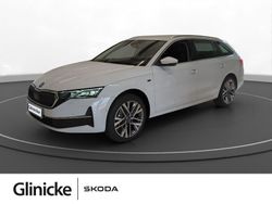 Weiß Gebraucht 2022 Skoda Octavia Tour Kombi | 42.990 €