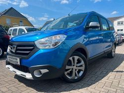 Blau Gebraucht 2015 Dacia Lodgy Stepway Van / Kleinbus | 9.899 € (Etwas zu teuer)