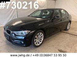 Black sapphire metallic (metallic) Gebraucht 2016 BMW 330e iPerformance Limousine | 14.950 € (Superpreis)