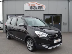 Schwarz Gebraucht 2020 Dacia Lodgy Stepway Van / Kleinbus | 10.990 € (Fairer Preis)