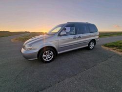 Silber Gebraucht 2003 Kia Carnival Van / Kleinbus | 3.900 € (Fairer Preis)