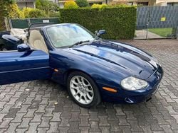 Blau Gebraucht 2000 Jaguar XK8 Cabrio | 9.500 €