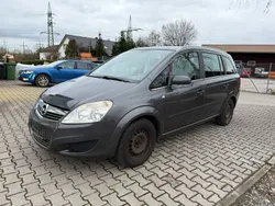 Grau Gebraucht 2009 Opel Zafira Edition Van / Kleinbus | 3.500 € (Fairer Preis)