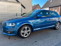 Blau Gebraucht 2010 Audi A3 Kleinwagen | 8.300 € (Teuer)
