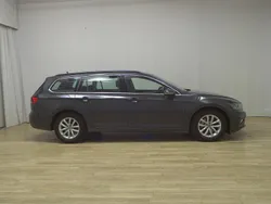 Grau Gebraucht 2021 VW Passat Business Kombi | 18.980 € (Guter Preis)