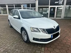 Weiß Gebraucht 2018 Skoda Octavia Ambition Kombi | 6.999 € (Fairer Preis)