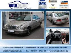 Grau Gebraucht 1999 Mercedes E220 Elegance Limousine | 3.999 € (Fairer Preis)