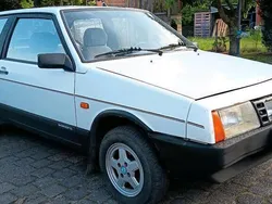 Weiß Gebraucht 1994 Lada Samara Kleinwagen | 1.200 €