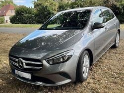 Grau Gebraucht 2020 Mercedes B180 Van / Kleinbus | 21.300 € (Superpreis)