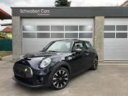 Schwarz Gebraucht 2020 Mini Cooper SE Kleinwagen | 17.999 € (Fairer Preis)