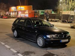 Blau Gebraucht 2005 BMW 320 Kombi | 3.000 € (Fairer Preis)