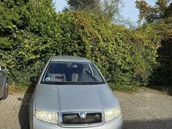 Silber Gebraucht 2002 Skoda Fabia Kleinwagen | 500 € (Superpreis)