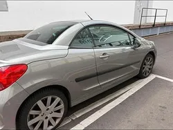 Grau Gebraucht 2007 Peugeot 207 CC Cabrio | 2.200 € (Teuer)