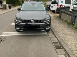 Grau Gebraucht 2017 VW Tiguan Highline SUV | 27.500 € (Teuer)