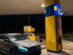 Grau Gebraucht 2017 Mercedes CLA180 Shooting Brake AMG line Kombi | 16.500 € (Guter Preis)