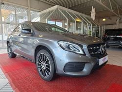 Grau Gebraucht 2017 Mercedes GLA180 AMG line SUV | 21.300 € (Fairer Preis)