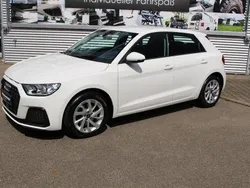 Weiss Gebraucht 2024 Audi A1 Advanced Plus Kleinwagen | 24.780 € (Fairer Preis)