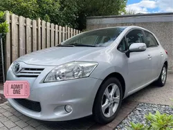 Silber Gebraucht 2011 Toyota Auris Edition Limousine | 7.000 € (Fairer Preis)