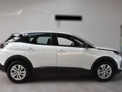 Weiß metallic Gebraucht 2023 Peugeot 3008 Active | 21.770 € (Superpreis)