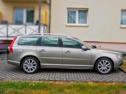 Andere außenfarben Gebraucht 2009 Volvo V70 Summum Kombi | 4.899 € (Etwas zu teuer)