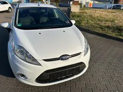 Weiß Gebraucht 2011 Ford Fiesta Ambiente Kleinwagen | 3.300 € (Fairer Preis)