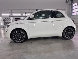 Weiß Gebraucht 2023 Fiat 500e La Prima | 25.990 € (Teuer)