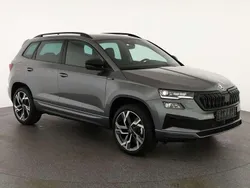 Graphite grau metallic Neu 2025 Skoda Karoq SportLine SUV | 41.595 € (Fairer Preis)