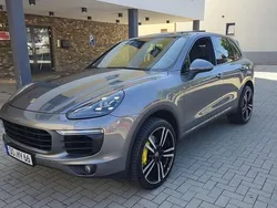 Grau Gebraucht 2016 Porsche Cayenne SUV | 36.499 € (Etwas zu teuer)