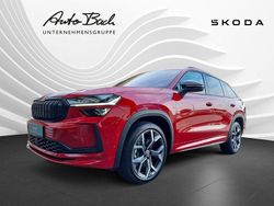 Rot (velvetrot metallic) Gebraucht 2024 Skoda Kodiaq SportLine SUV | 47.990 € (Fairer Preis)