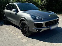 Grau Gebraucht 2016 Porsche Cayenne S SUV | 35.500 €