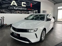 Weiß Gebraucht 2022 Opel Astra Business Limousine | 21.990 € (Teuer)
