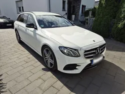 Weiß Gebraucht 2018 Mercedes E220 AMG Kombi | 26.200 € (Fairer Preis)