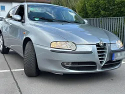 Silber Gebraucht 2004 Alfa Romeo 147 Kleinwagen | 900 € (Fairer Preis)