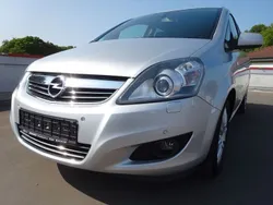 Silber Gebraucht 2011 Opel Zafira Innovation Van / Kleinbus | 7.990 € (Etwas zu teuer)