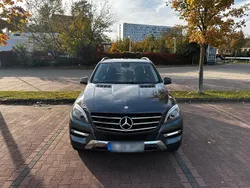 Grau Gebraucht 2012 Mercedes ML250 SUV | 18.900 €
