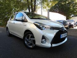 Weiß Gebraucht 2014 Toyota Yaris Hybrid Comfort Limousine | 8.590 € (Fairer Preis)