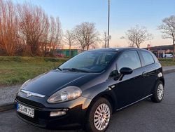 Schwarz Gebraucht 2011 Fiat Punto Dynamic Limousine | 2.888 € (Fairer Preis)