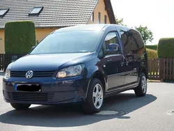 Blau Gebraucht 2013 VW Caddy Maxi Edition Van / Kleinbus | 8.000 € (Etwas zu teuer)
