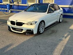 Weiß Gebraucht 2016 BMW 320 Limousine | 21.900 €