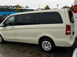 Grau Gebraucht 2018 Mercedes V200 Van / Kleinbus | 33.000 € (Fairer Preis)