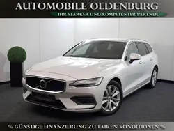 Weiß Gebraucht 2021 Volvo V60 Momentum Kombi | 22.899 € (Guter Preis)