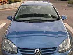 Blau Gebraucht 2004 VW Golf V Kleinwagen | 2.600 € (Etwas zu teuer)
