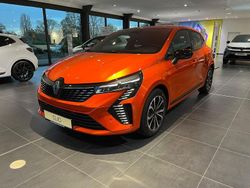 Orange Neu 2025 Renault Clio V Techno Limousine | 22.390 € (Etwas zu teuer)