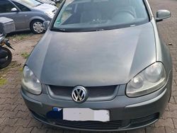 Grün Gebraucht 2004 VW Golf V Limousine | 1.000 € (Superpreis)