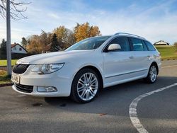 Weiß Gebraucht 2011 Skoda Superb Elegance Kombi | 10.300 € (Teuer)