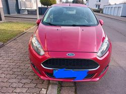 Rot Gebraucht 2017 Ford Fiesta Trend Limousine | 7.200 € (Fairer Preis)