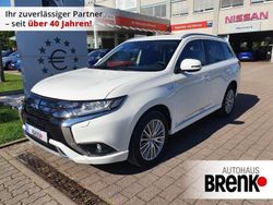 Weiss Gebraucht 2021 Mitsubishi Outlander P-HEV Basis Limousine | 29.990 € (Teuer)