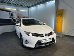 Weiß Gebraucht 2014 Toyota Auris Hybrid Limousine | 13.390 € (Guter Preis)